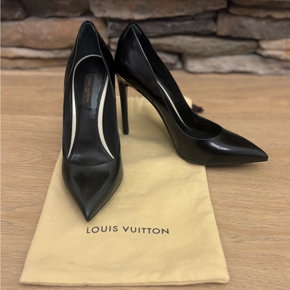 Louis Vuitton Eyeline Pumps